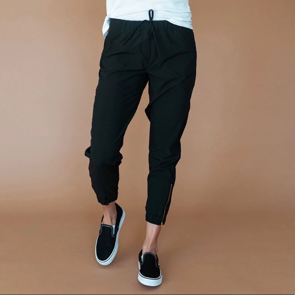 Albion fit black jetsetters size small